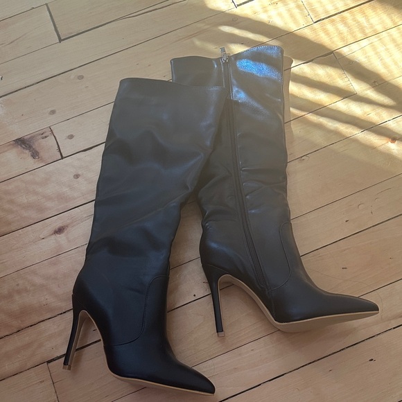 Shoes - Elegant Black Knee-High Stiletto Boots